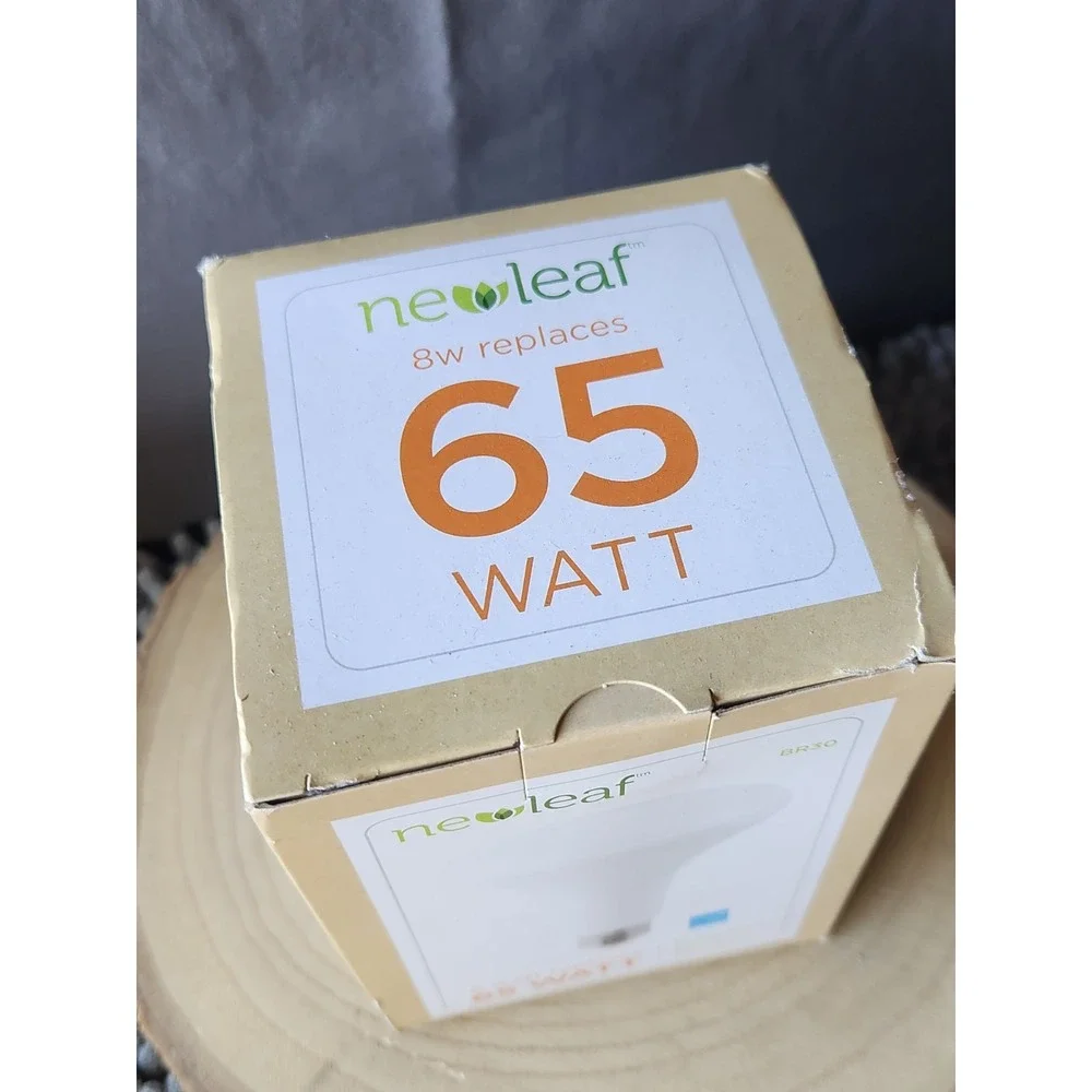 NewLeaf LED 2700K Warm White Flood Light Bulb 8 Watt 25K Hours‎ dimmable BR30 8w